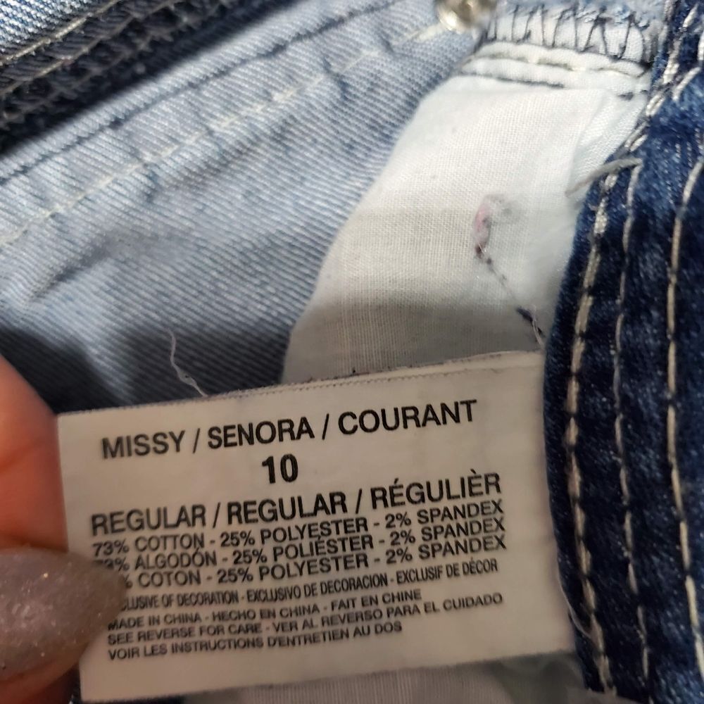 Bandolino Jeans  - Picture 7 of 8